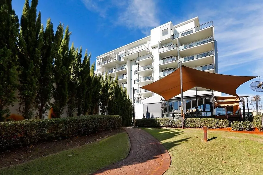Beautiful 1-Bedroom Apartment Close To The River بيرث